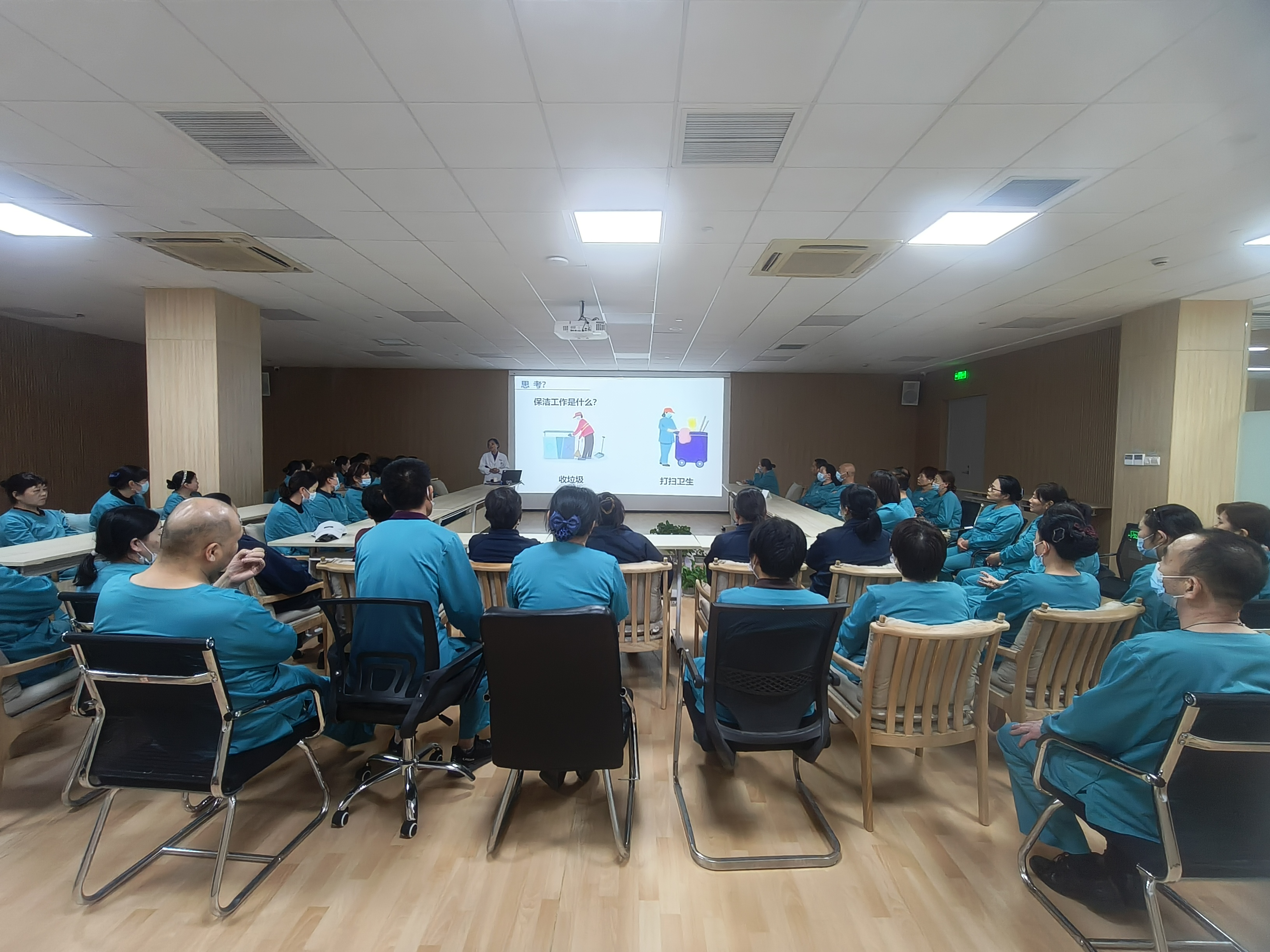 培訓筑就安全網——上海銀美嘉宜醫(yī)院開展護理員及保潔人員院感培訓